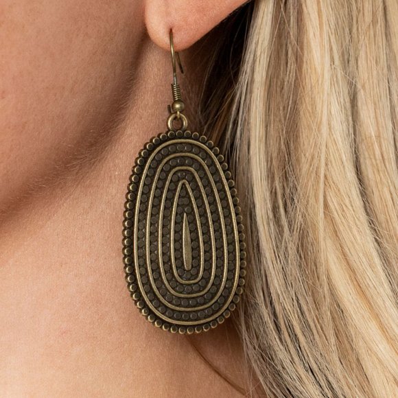 paparazzi Jewelry - Desert Climate - Brass Earrings